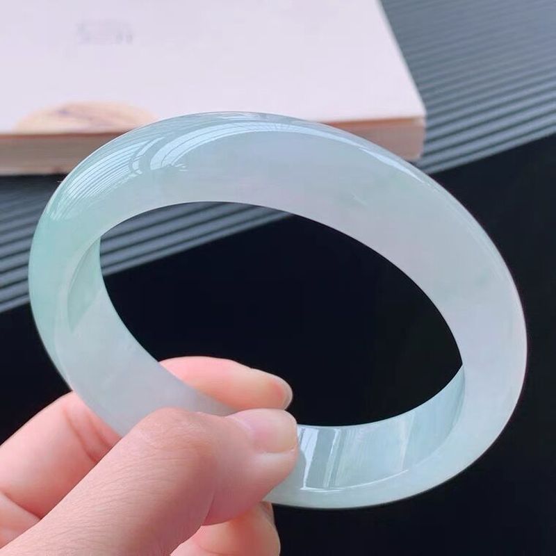 Bracelets - Pulsera de jadeíta translúcida monocromática con